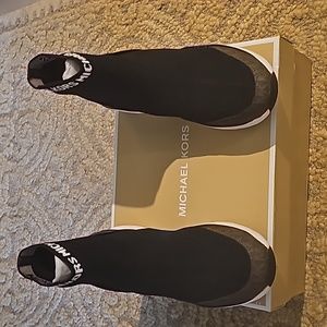 MICHAEL KORS - Ankle Bootie